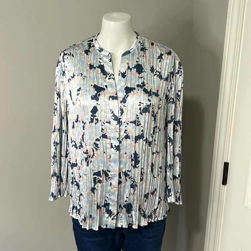 Vince Tide Pool Lotus Print Pleated Blue and Pink Satin Blouse Top Shirt Size M